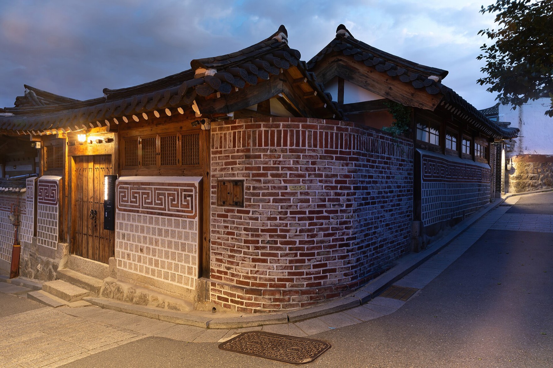 Hanok houses in Bukchon at dusk